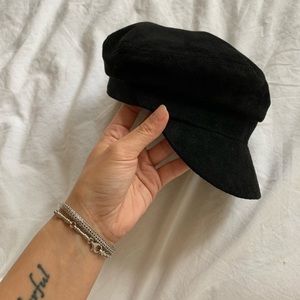 faux suede newsboy hat, nwot
